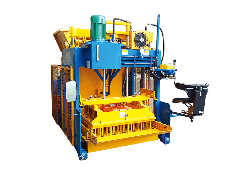 QMJ-10A液壓移動式制磚機(jī)